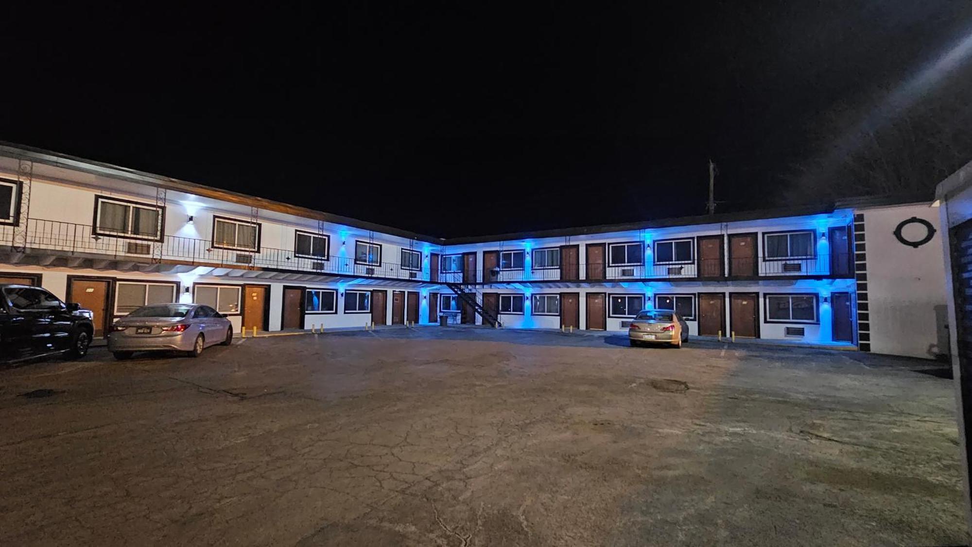 Broadway Inn Council Bluffs Exterior photo