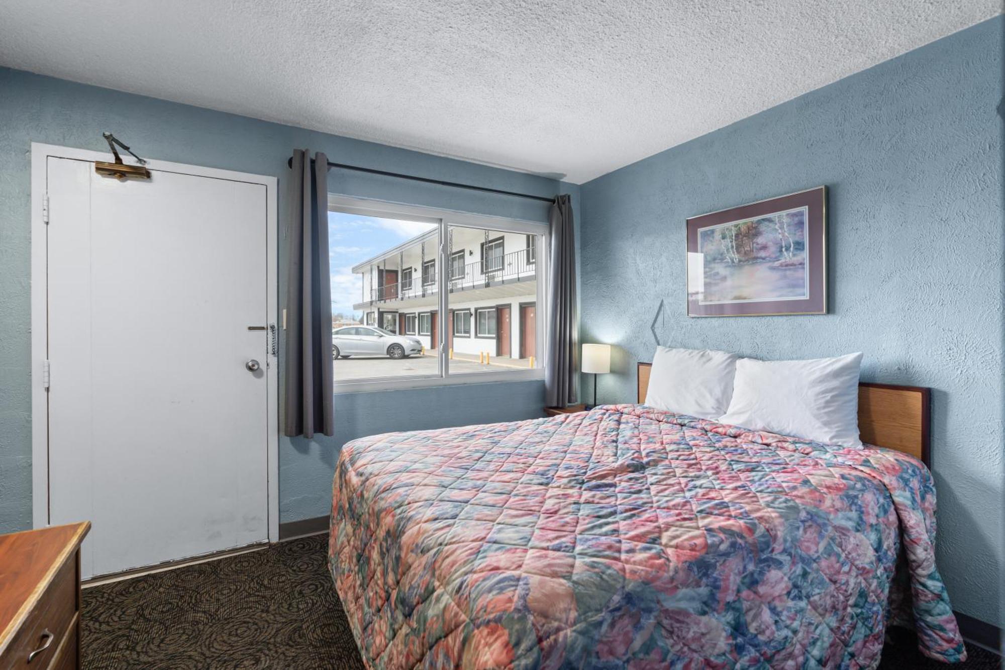 Broadway Inn Council Bluffs Exterior photo